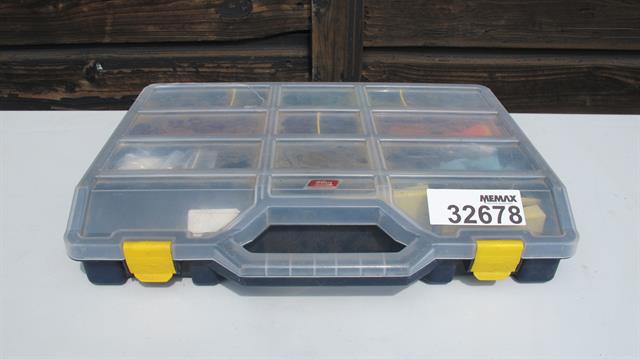 Diversen assortiment koffer met diverse inhoud