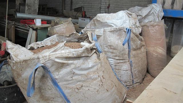 Diversen big-bag's met zaagsel