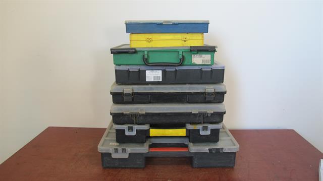 Diversen diverse assortimentskoffers met inhoud