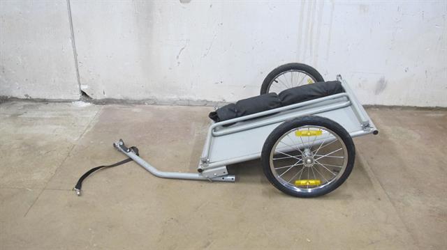 Diversen fietskar voor een hond