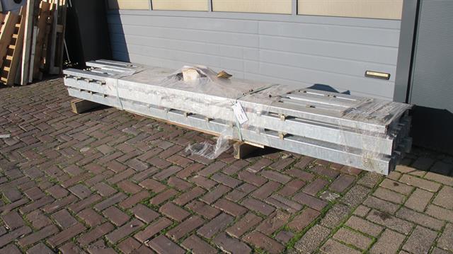 Hekwerk  hekwerk staanders L3000x60x40 / 23 stuks