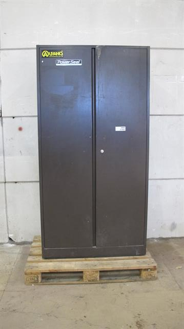 Werkplaats toebehoren kast van metaal 