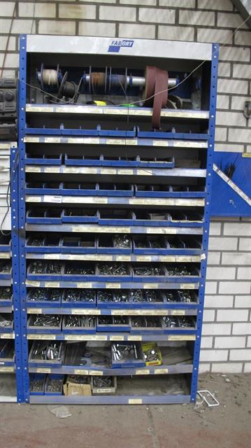 Werkplaats toebehoren materiaalrek Fabory met diverse inhoud