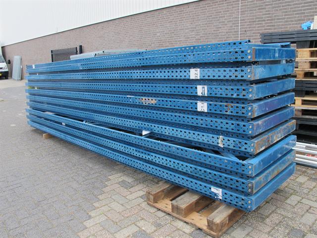 Magazijnstelling palletstelling / 4 staanders H5000mm en 26 liggers L2700mm 