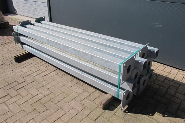 Hekwerk  staanders met voetplaat L2550x100x100mm / 12 stuks