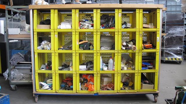 transportkar met diverse inhoud