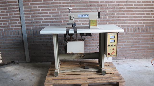 Naai- en lockmachines ultrasone kant naaimachine