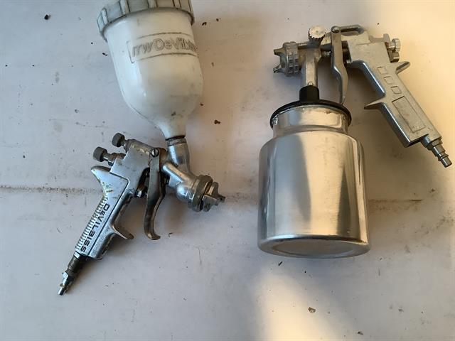 Diversen verfspuiten / 2 stuks