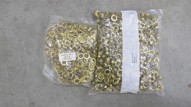 Diversen zeildoek ringen ca 11.000 stuks messing