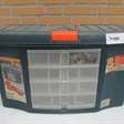 assortiment kist met diverse inhoud