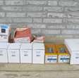 diverse dozen met schroeven / 14 dozen diverse dozen met schroeven / 14 dozen