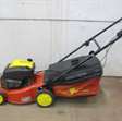 Tuin gereedschap grasmaaier benzine en kantentrimmer Wolfgarten 6