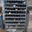 kast van metaal met diverse inhoud